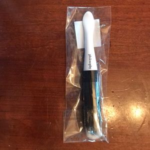 New philosophy make up brush